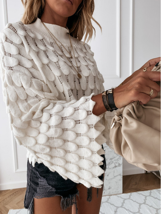 Дамски пуловер с обемен ръкав 00695 бял