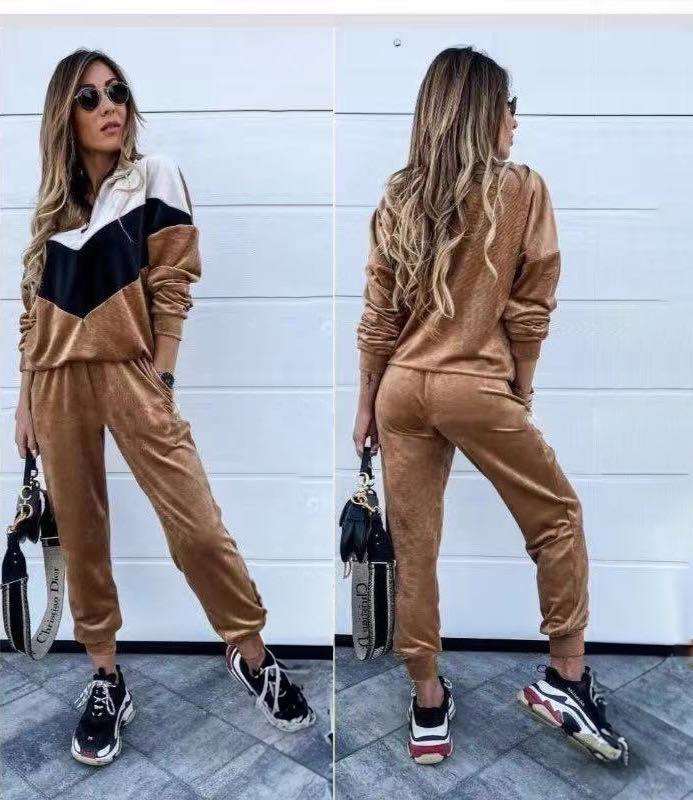 Дамски плюшен комплект K19121 камел