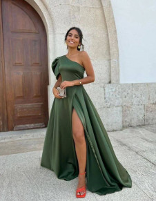 Дамска сатенена рокля с цепка L8833 маслено зелен 