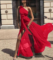 Дамска ефирна рокля с едно рамо 216142 червен 