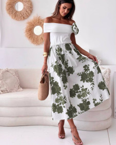 Дамска рокля с цвете акцент 24662 маслено зелен 