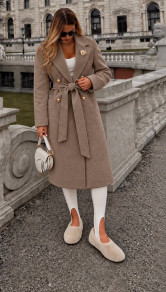 Дамско палто с двуредно закопчаване и брошка A5219 капучино 