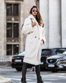Дамско пухкаво палто тип „Teddy Coat“ E5506 екрю