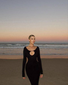 Дамска дълга рокля с ефектни прорези B8905 черен