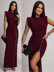 Елегантна дълга рокля с акцентни рамене и златен цип K7597 бордо 