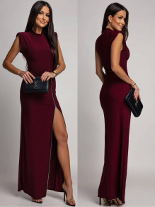 Елегантна дълга рокля с акцентни рамене и златен цип K7597 бордо 