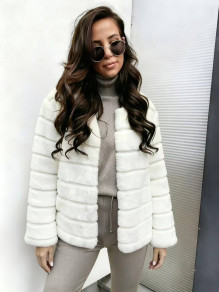 Дамско пухкаво късо палто 180611 бял