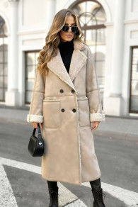Дълго палто тип “shearling” с пухкава подплата и двуредно закопчаване K23066 бежов 