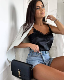 Дамски сатенен топ с дантела K8651черен